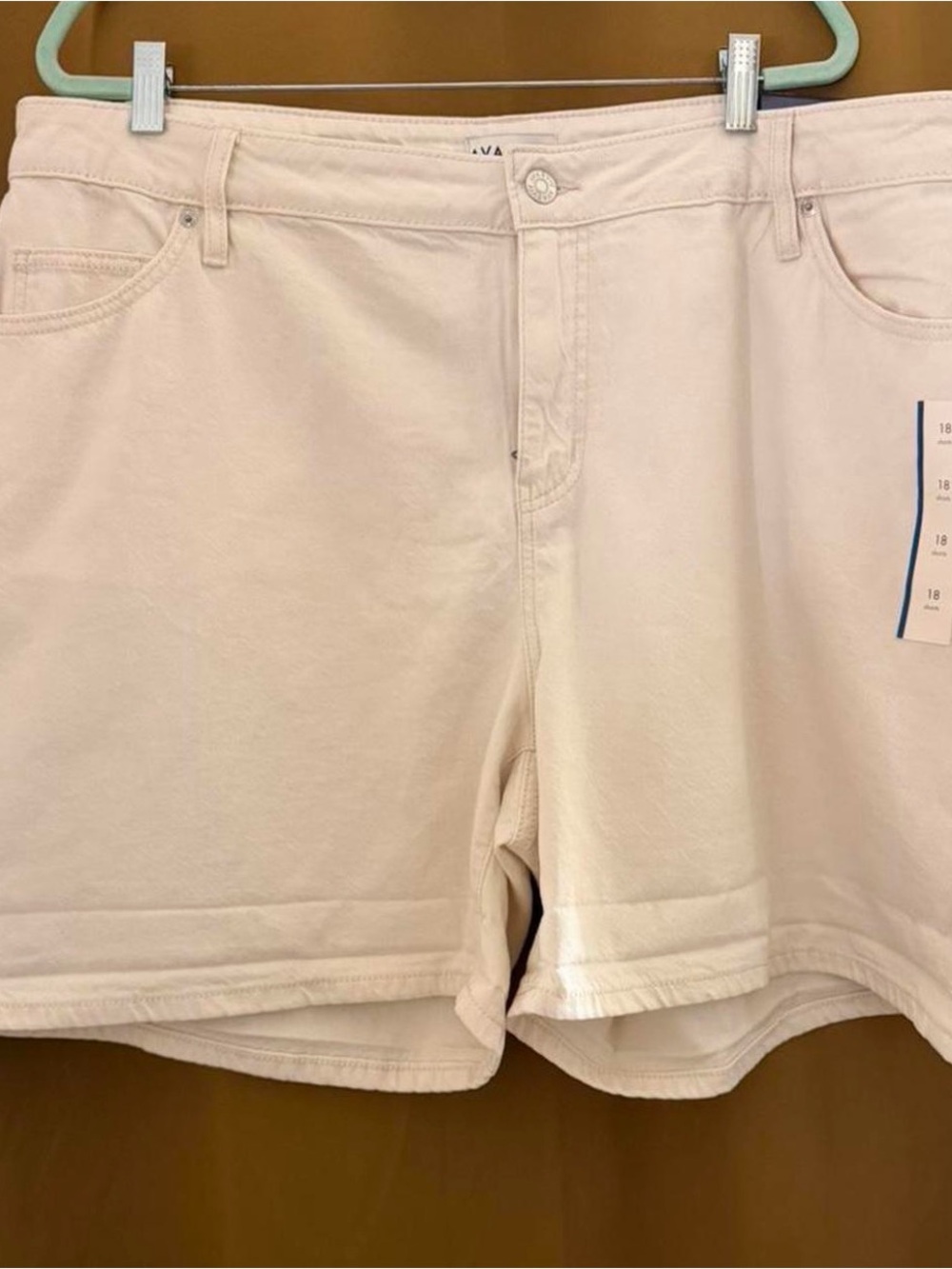 Women’s Cream Denim Shorts NWT